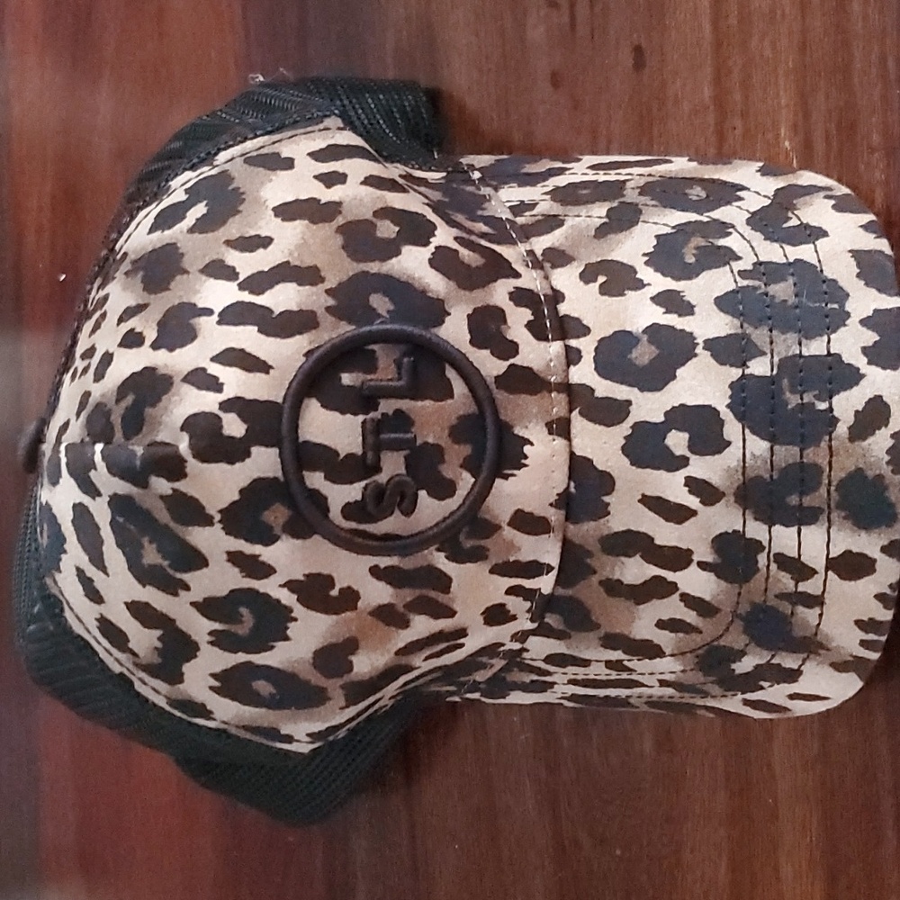 Stl trucker style leopard adjustable hat